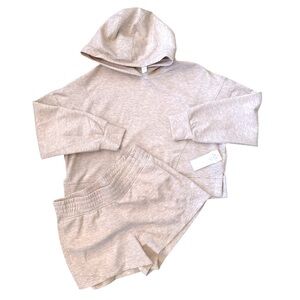 Yogalicious NWT size large scuba cropped hoodie and shorts set oatmeal Heather